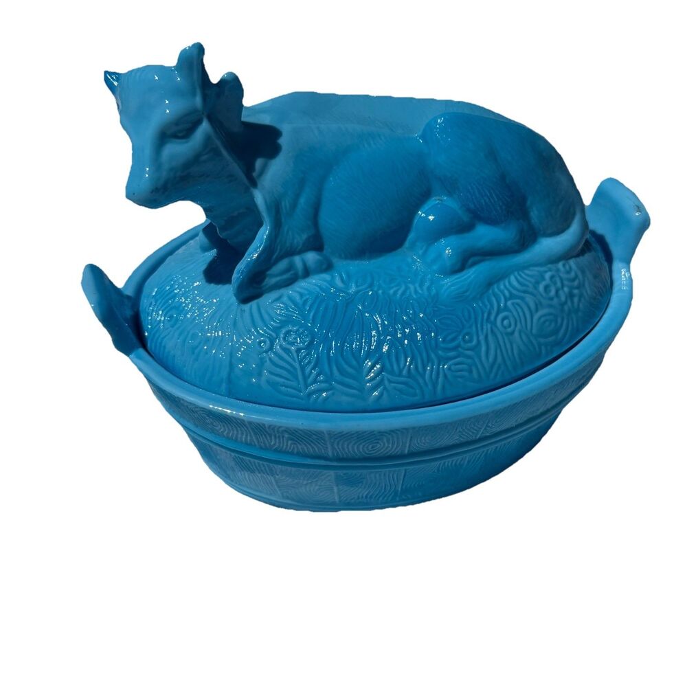 Vintage Aqua Blue & White Slag Glass Cow On Nest 5 1/2” Long Excellent Condition